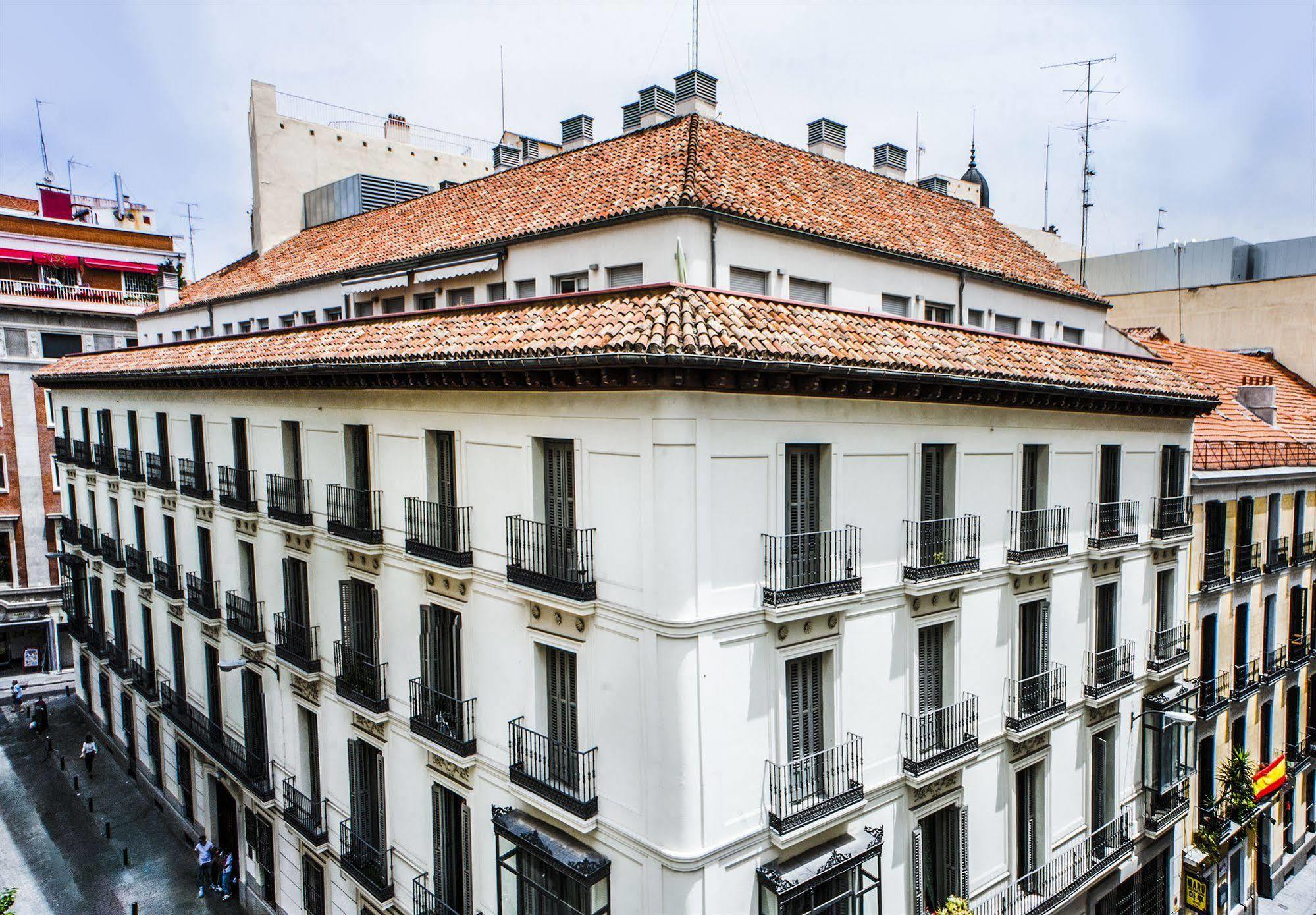 Gran Via Suites Madrid Exteriör bild